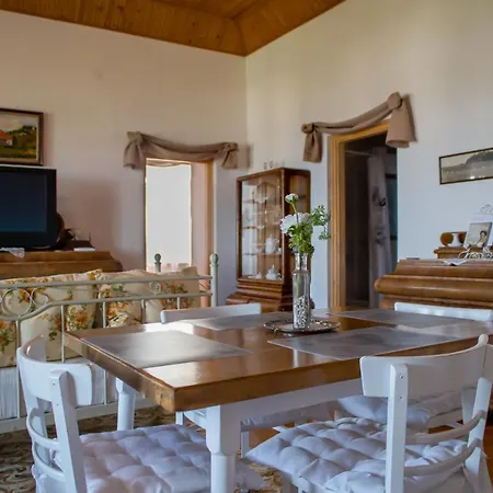 Bacchus Apartman - Borbarlang, Badacsony Badacsonytomaj Exterior foto