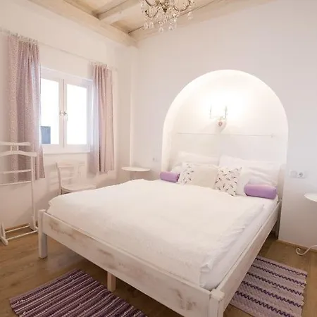 Bacchus Apartman - Borbarlang, Badacsony Badacsonytomaj Exterior foto