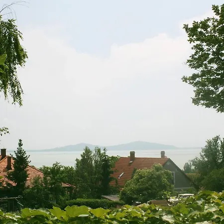 Bacchus Apartman - Borbarlang, Badacsony Badacsonytomaj Zimmer foto