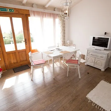 Bacchus Apartman - Borbarlang, Badacsony Badacsonytomaj Exterior foto