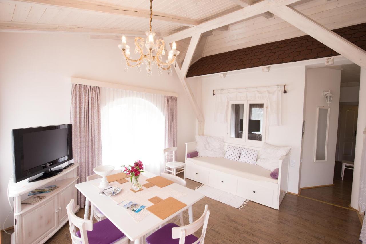 Bacchus - Borbarlang, Badacsony Apartment *